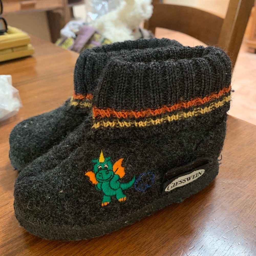 Giesswein wool shoes “dragon” made in Germany